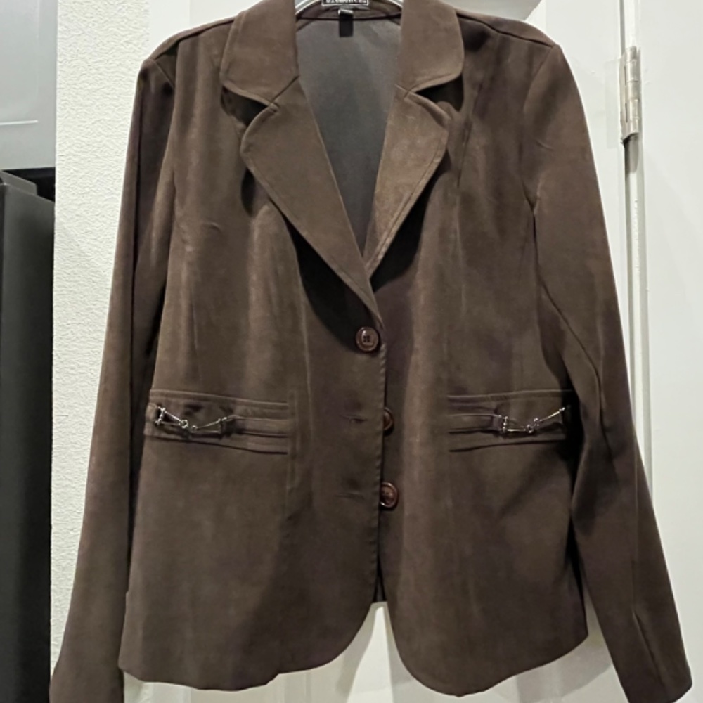 Elementz Size L, Brown Jacket buttons up the front - Picture 9 of 9